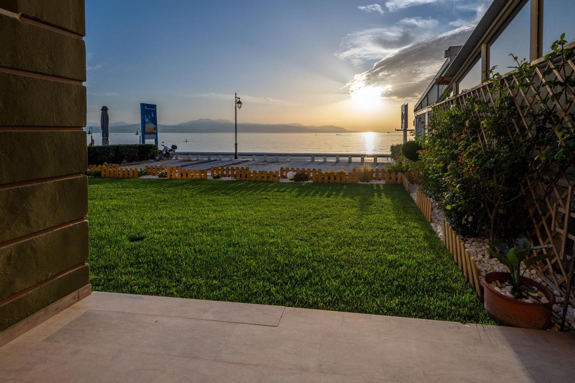 Loutraki Sea Sunset Apartment Exterior photo
